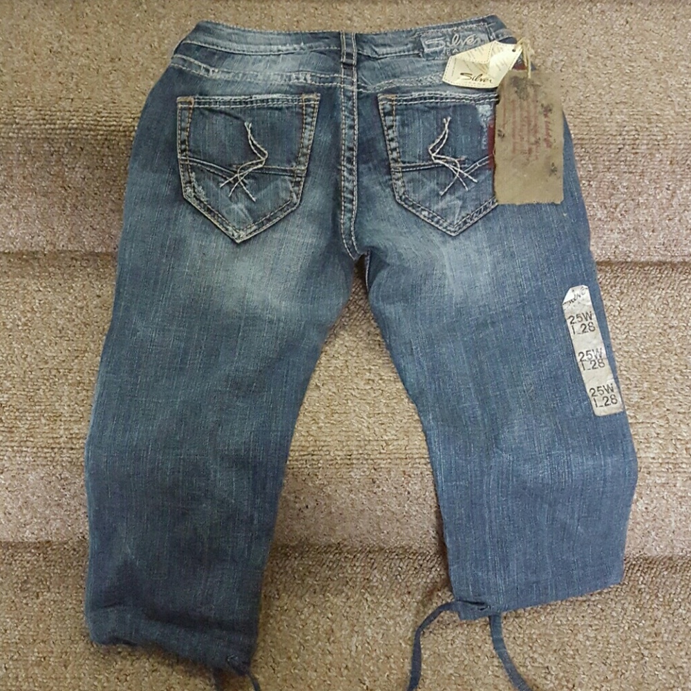 Brand new silver 25x28 cropped capri